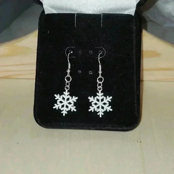 Danielle Jewelry - Handcrafted Snowflake Earrings Nickle Free